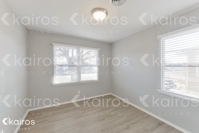 Building Photo - 4922 Parker St