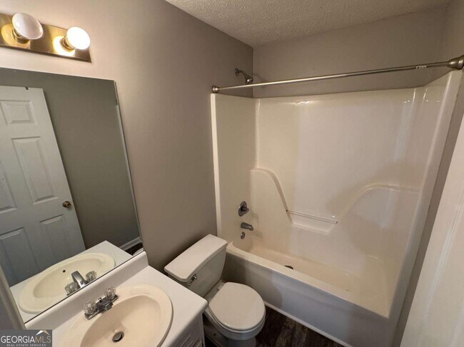 Building Photo - 1672 Walters Park Ct