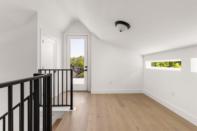 Building Photo - 2813 Prado St