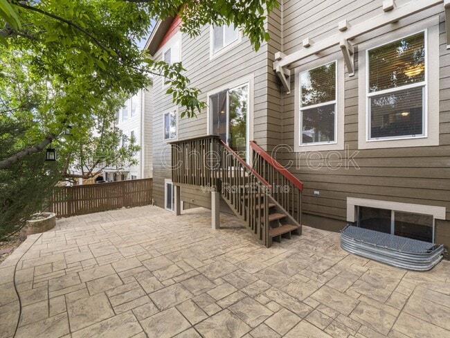 Building Photo - 10740 Southhaven Cir