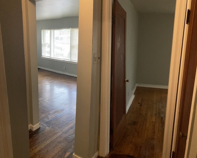 Building Photo - 5520 Floy Ave