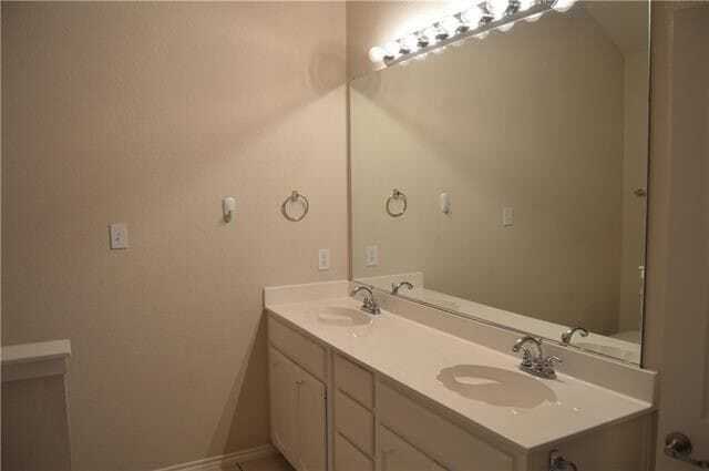 Building Photo - 6100 Horse Trap Dr