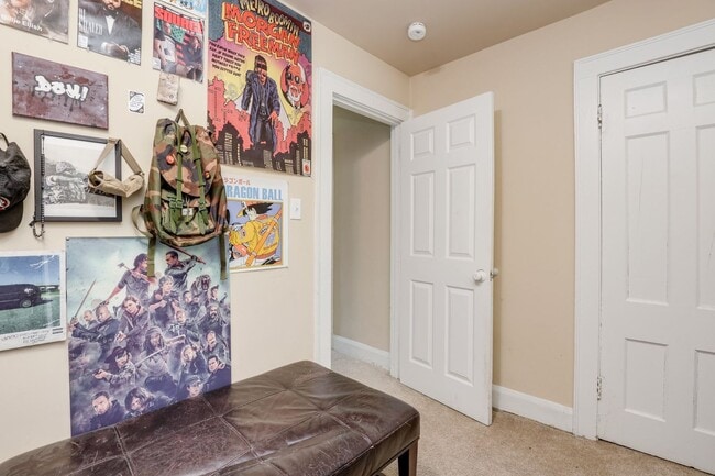 Building Photo - Renovated and Roomy 3 Bedroom Home in the ...