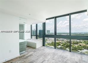 Building Photo - 650 NE 32nd St