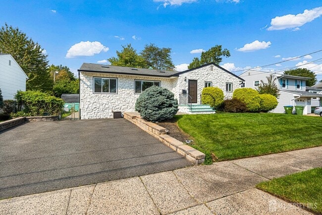 Building Photo - 56 Rieder Rd