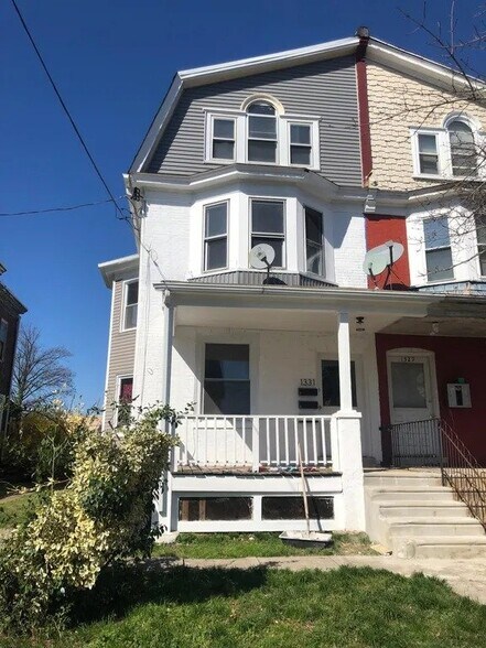 Building Photo - 1331 72nd Ave