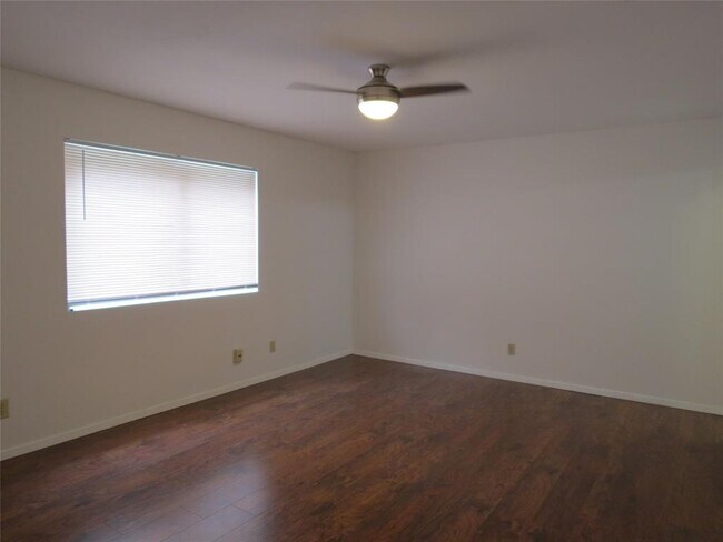 Building Photo - 6803 Rearden Rd