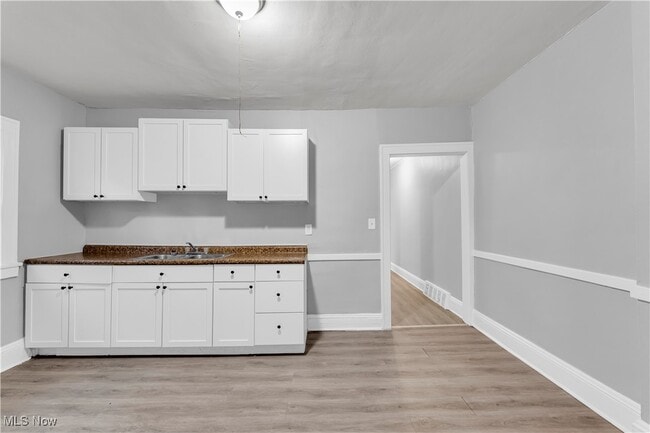 Building Photo - 4657 Warner Rd