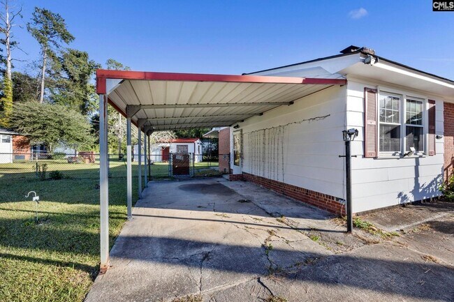Building Photo - 1709 Woodfield Dr