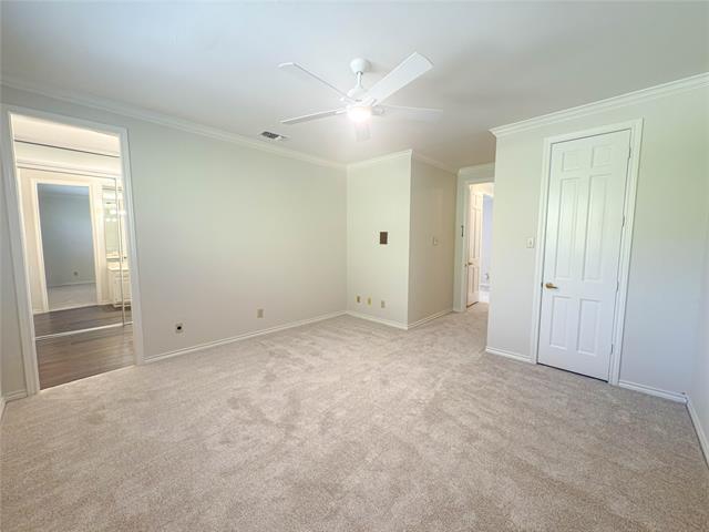 Building Photo - 5991 Lindenshire Ln