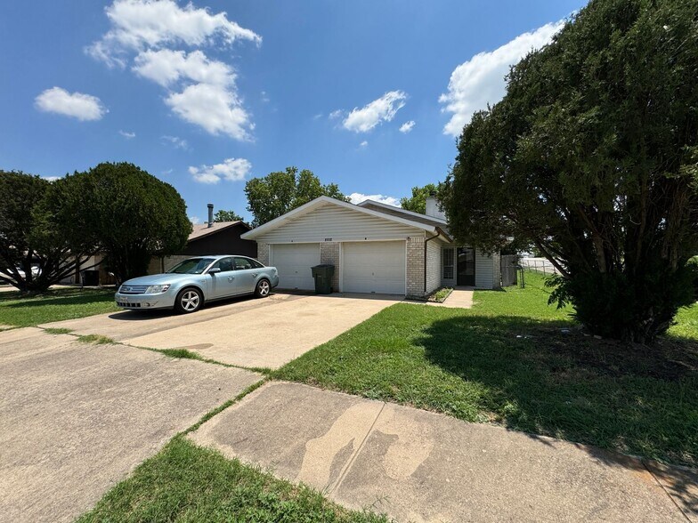 Building Photo - 2112 Hinkle Ave