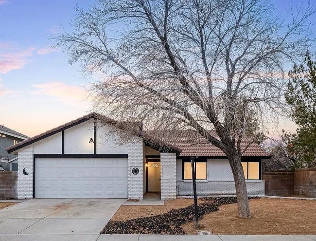 Building Photo - 44071 Shad St