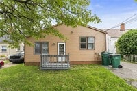 Building Photo - 15901 Edgewood Ave