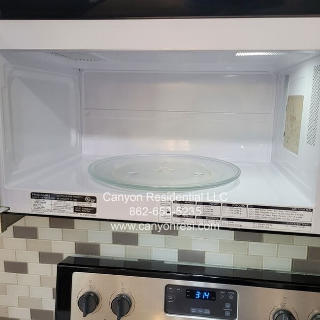 Building Photo - 4396 Moat Dr