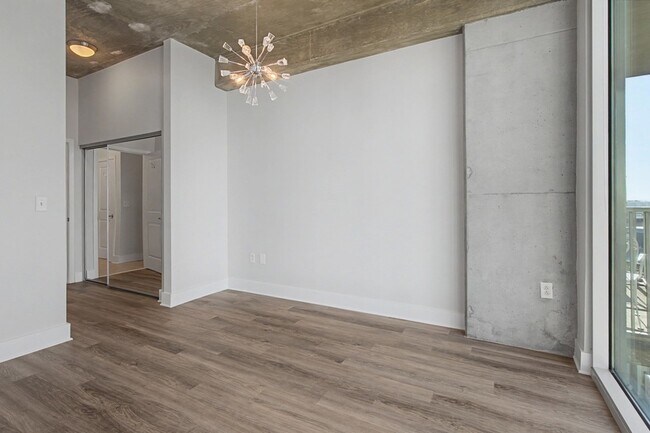 Building Photo - 415 Church St