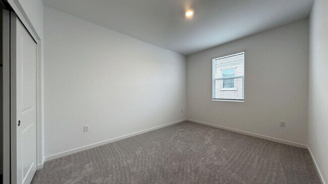 Building Photo - 26654 Indigo Way