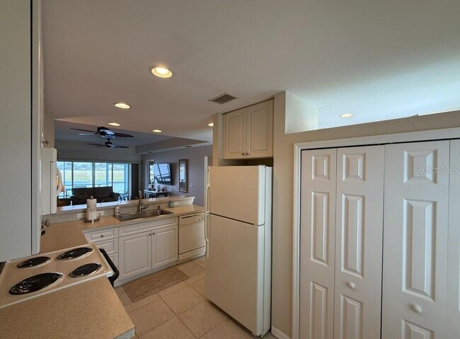 Building Photo - 5748 Sabal Trace Dr