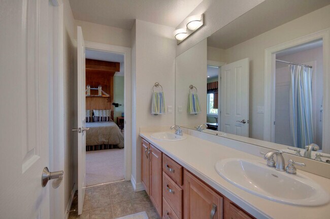 Building Photo - 2809 Eagle Dr
