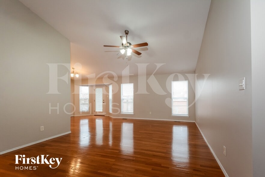 Building Photo - 14 Rivermeadows Dr