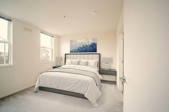 Building Photo - 8200 Oceanview Terrace