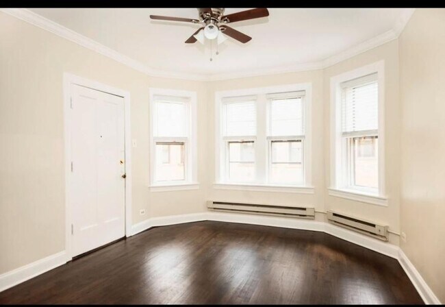 Building Photo - 0 bedroom in Chicago IL 60613