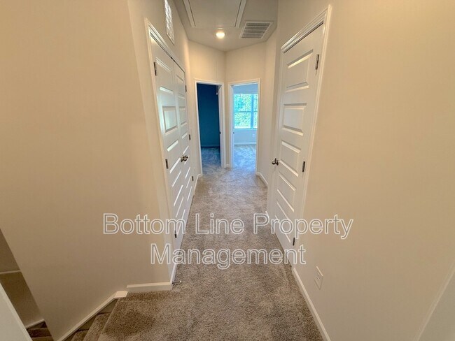 Building Photo - 2735 Winn Ml Dr