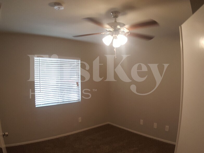 Building Photo - 4941 Drifting Pebble St