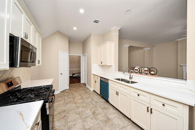 Building Photo - 4807 Taylor Lake Ct