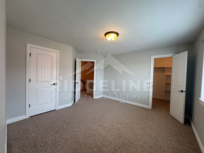 Building Photo - 470 Sunflower Rd