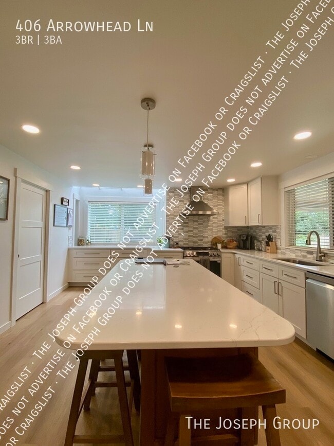 Building Photo - 406 Arrowhead Ln