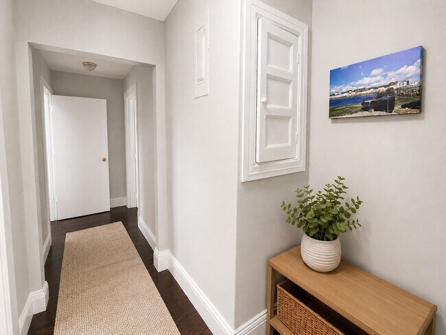 Building Photo - 16 Braemore Rd