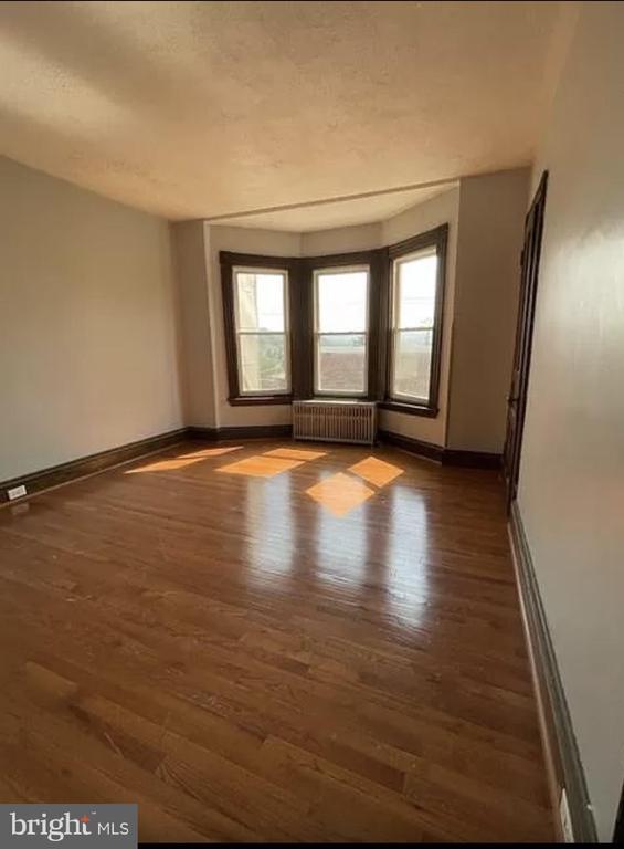 Building Photo - 166 Clymer St