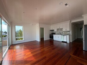 Building Photo - 261C Dolores St