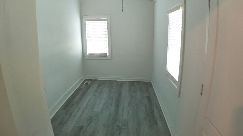 Building Photo - 129 Rice St