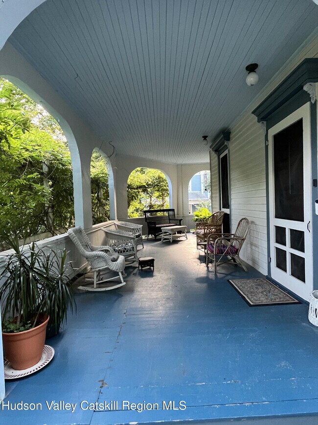 Building Photo - 5 Fairview Ave