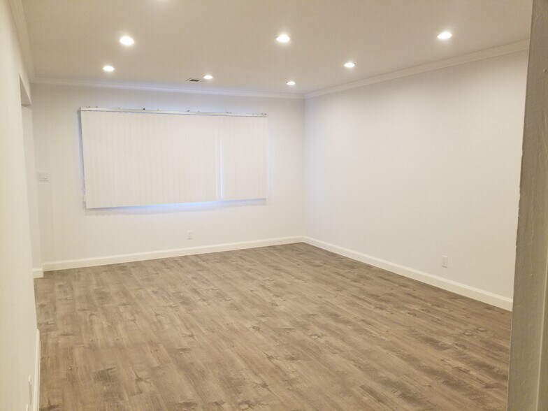 Building Photo - 11 Broadway