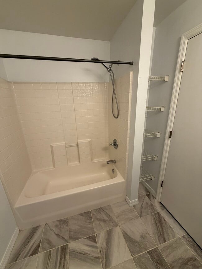 Building Photo - 12833 Parkbury Dr