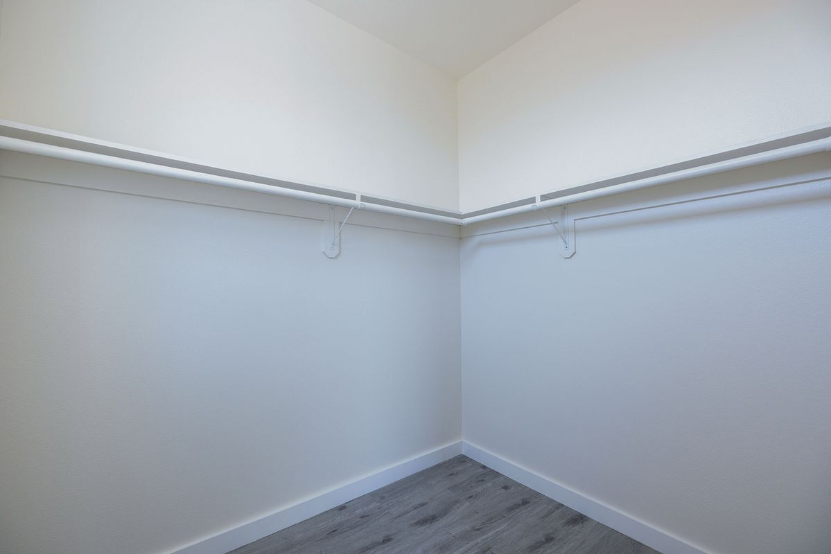 Building Photo - 1130 1/2 West 39th Street