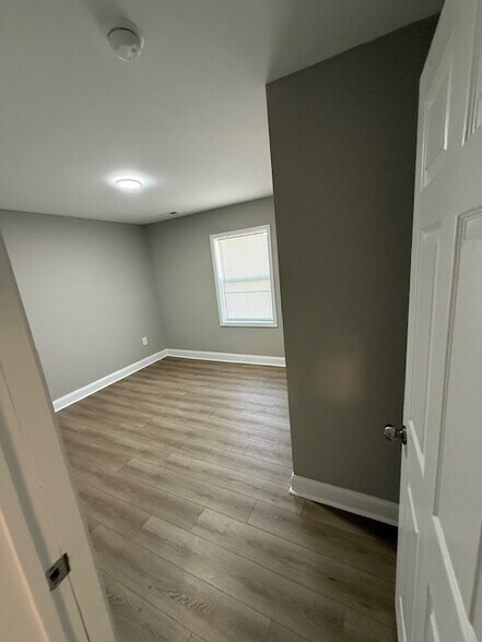 Master Bedroom - 406 E King St