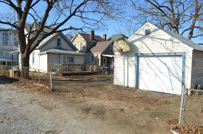 Building Photo - 2146 Benninghofen Ave