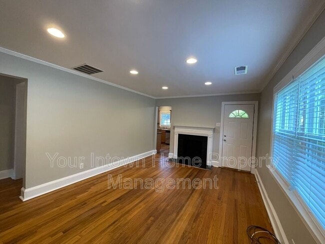 Building Photo - 452 Deckner Ave SW