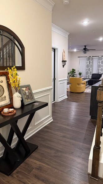 Building Photo - 321 Brk Pne Trl