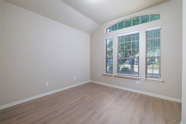 Building Photo - 171 Black Swan Pl