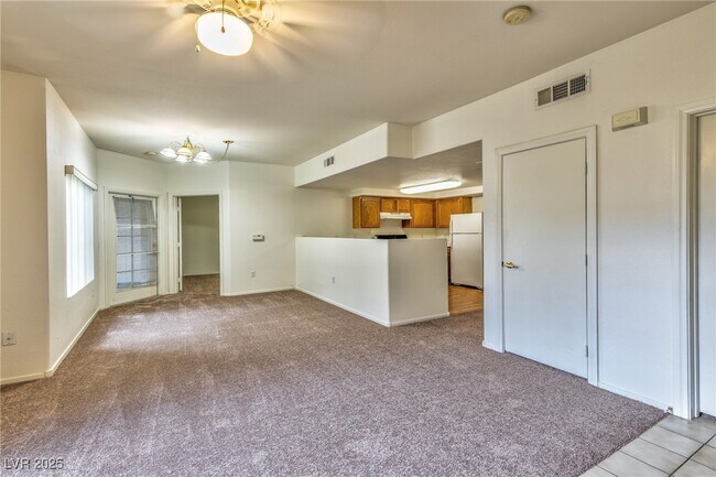 Primary Photo - 3400 Cabana Dr