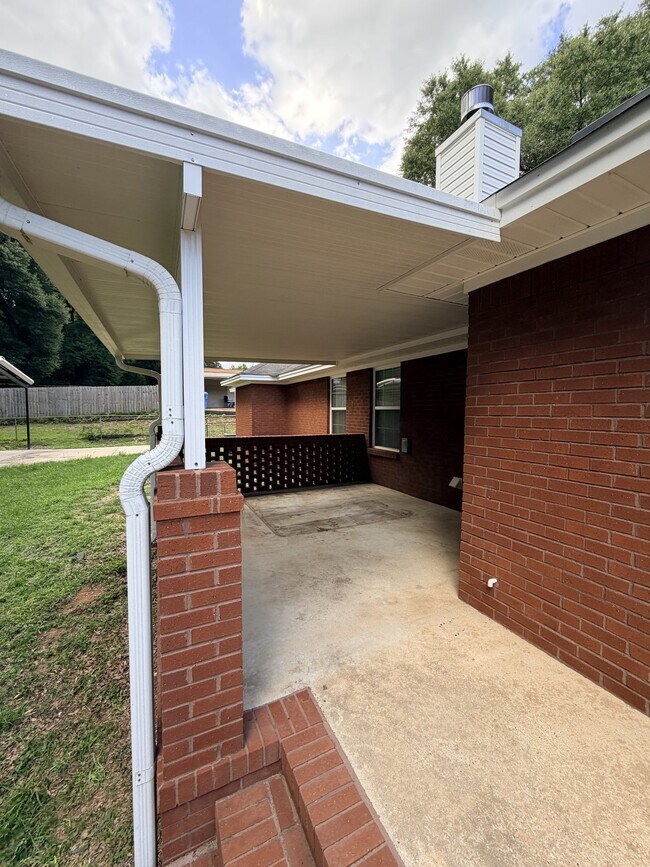 Building Photo - 207 Murfee Dr