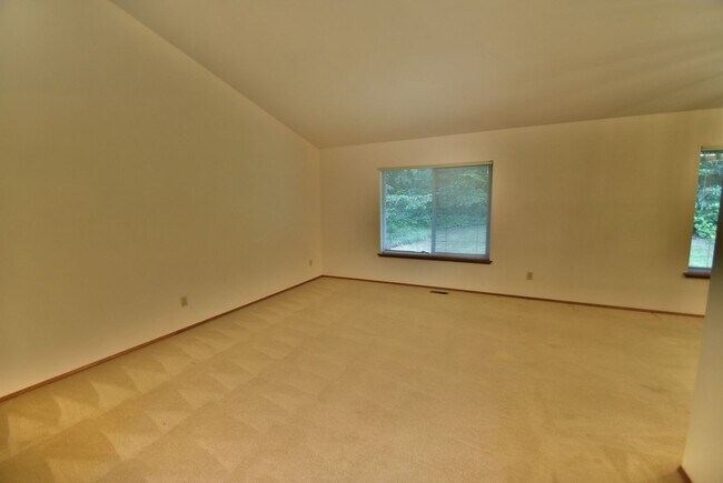 Building Photo - 3bd/2ba Woodinville Home