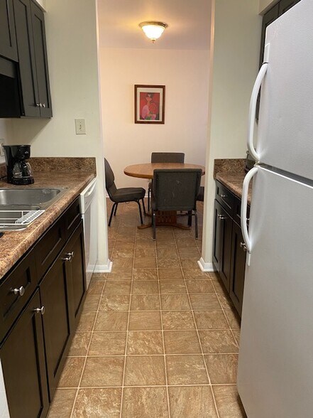 kitchen - 1010 Sandlin Pl