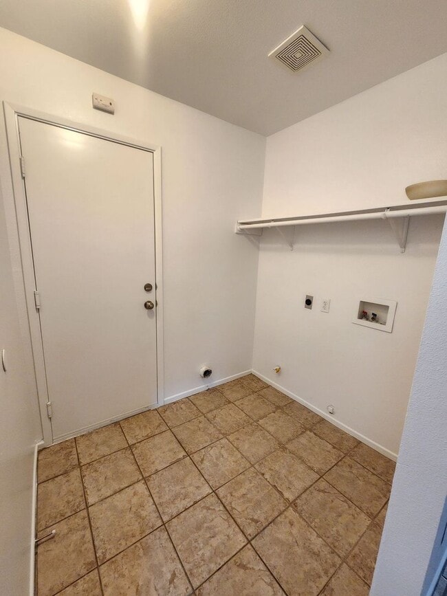 Building Photo - 71669 Sun Valley Dr
