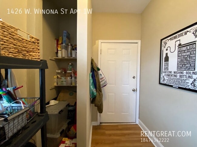 Building Photo - 1426 W Winona St