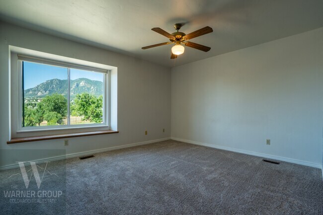 Building Photo - 590 Crosstrail Dr